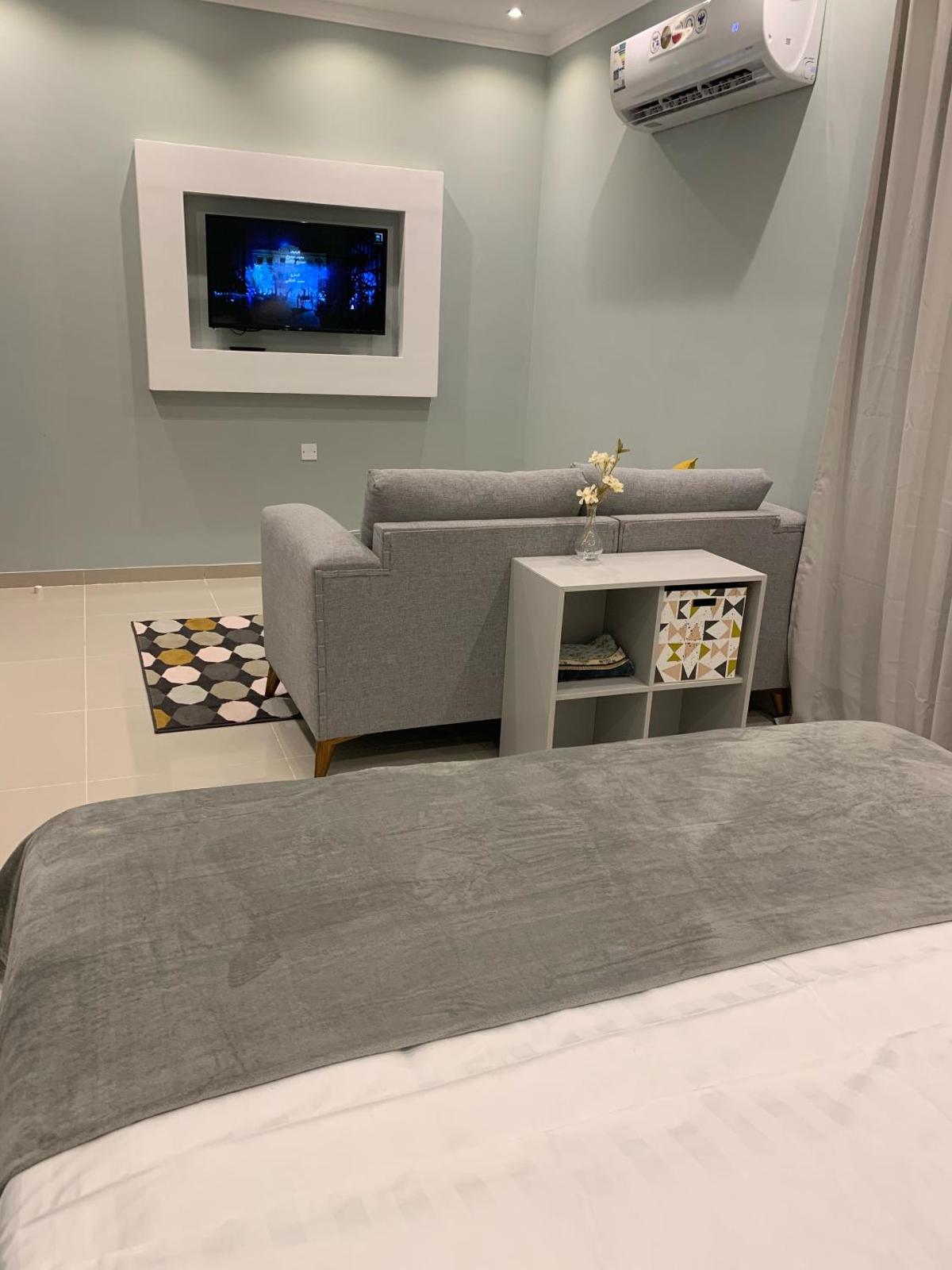 Mila Hotel Main image 2
